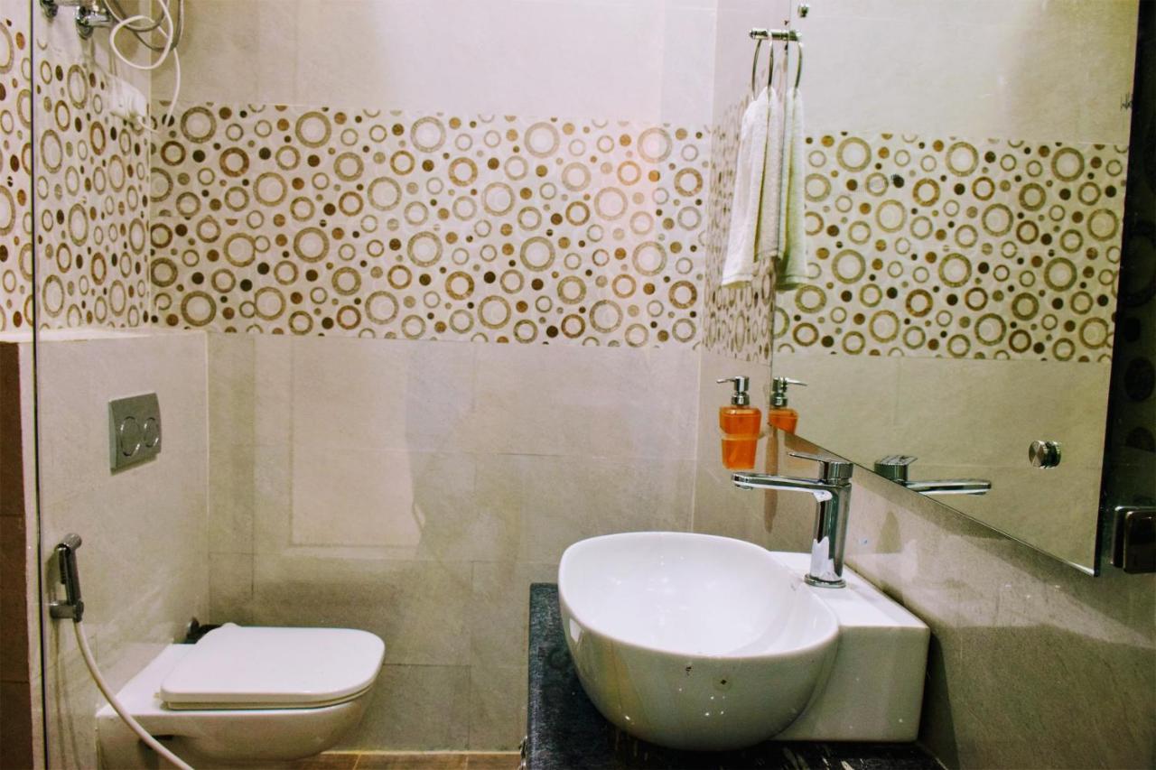 Hotel When In Gurgaon - Opposite To Artemis Hospital 외부 사진