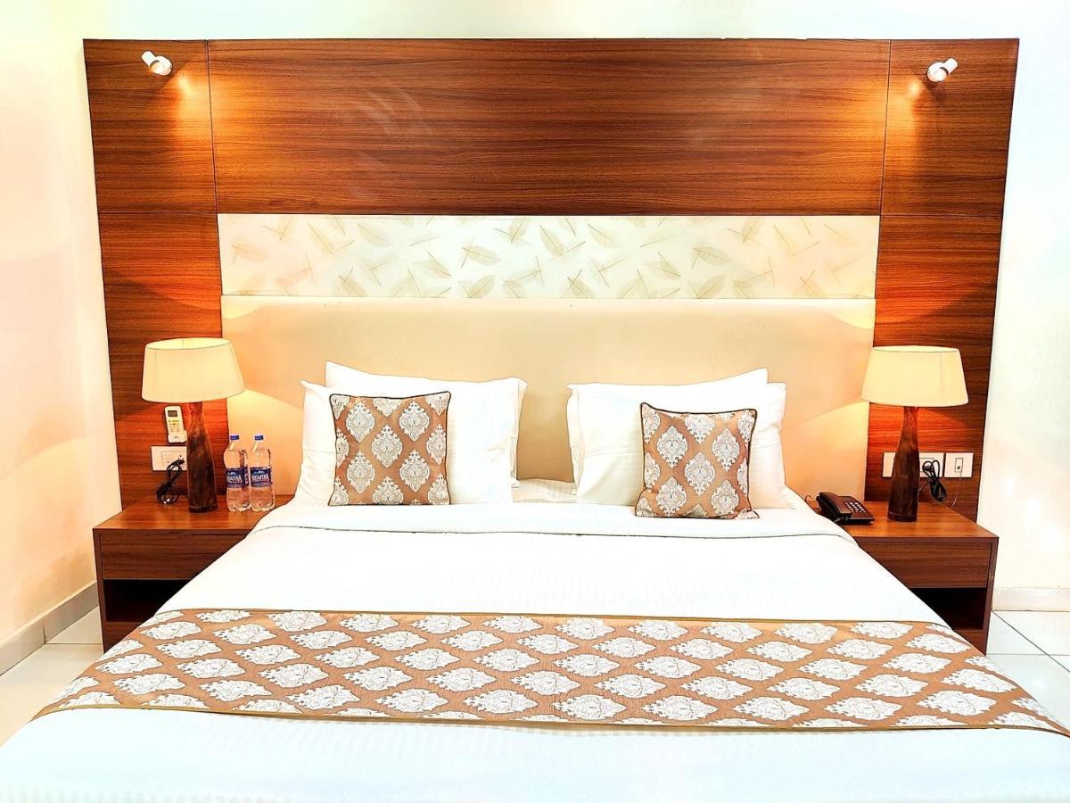 Hotel When In Gurgaon - Opposite To Artemis Hospital 외부 사진