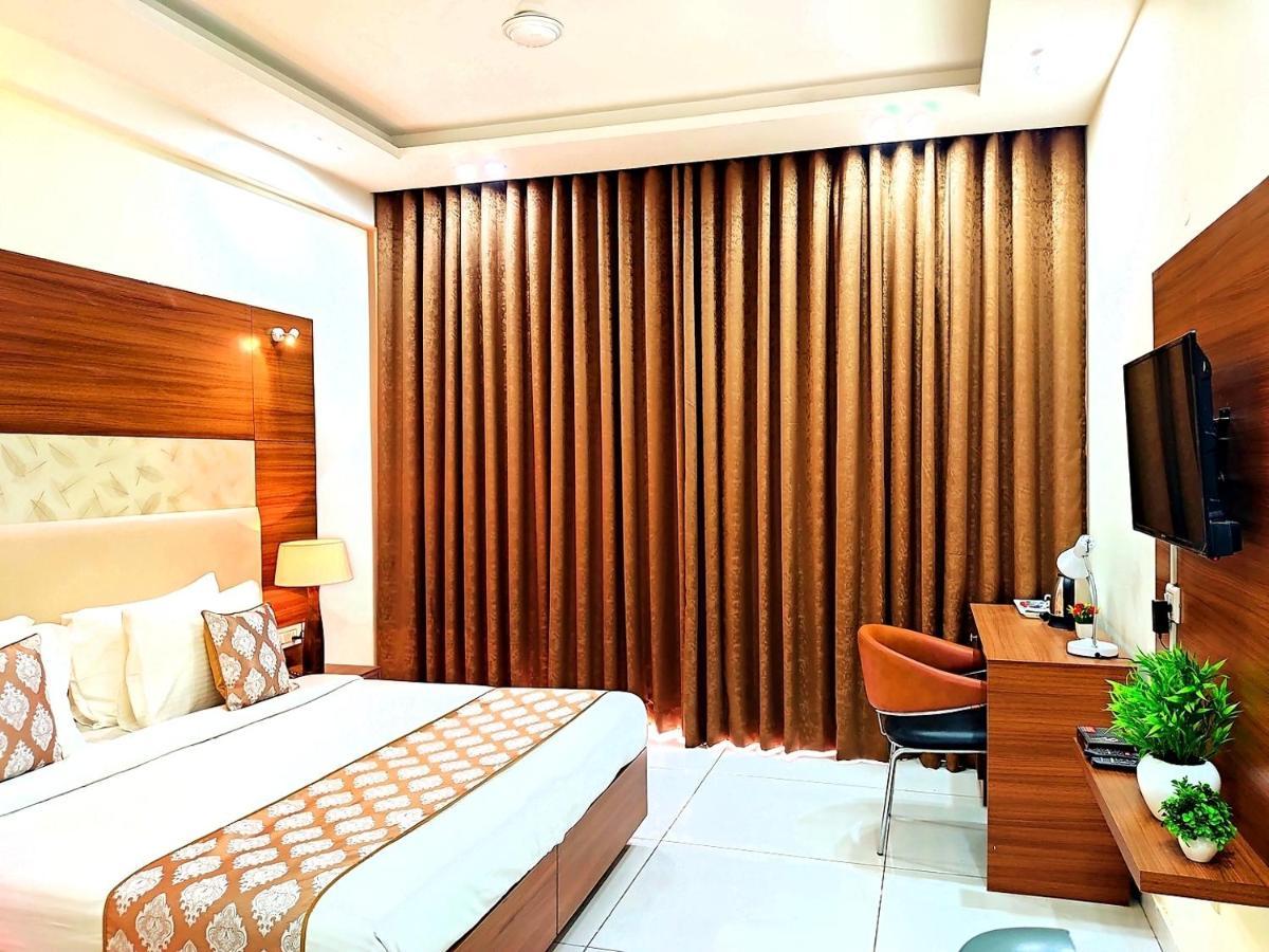 Hotel When In Gurgaon - Opposite To Artemis Hospital 외부 사진