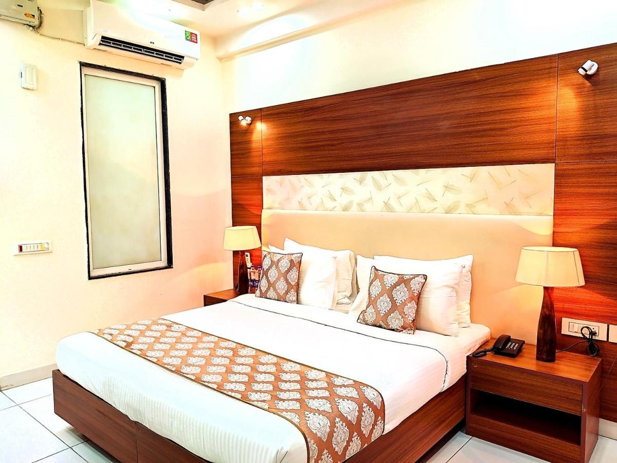 Hotel When In Gurgaon - Opposite To Artemis Hospital 외부 사진