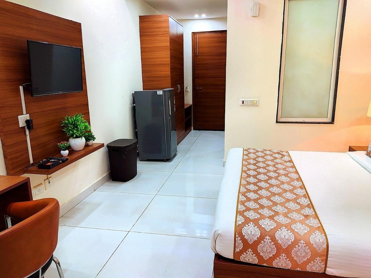 Hotel When In Gurgaon - Opposite To Artemis Hospital 외부 사진
